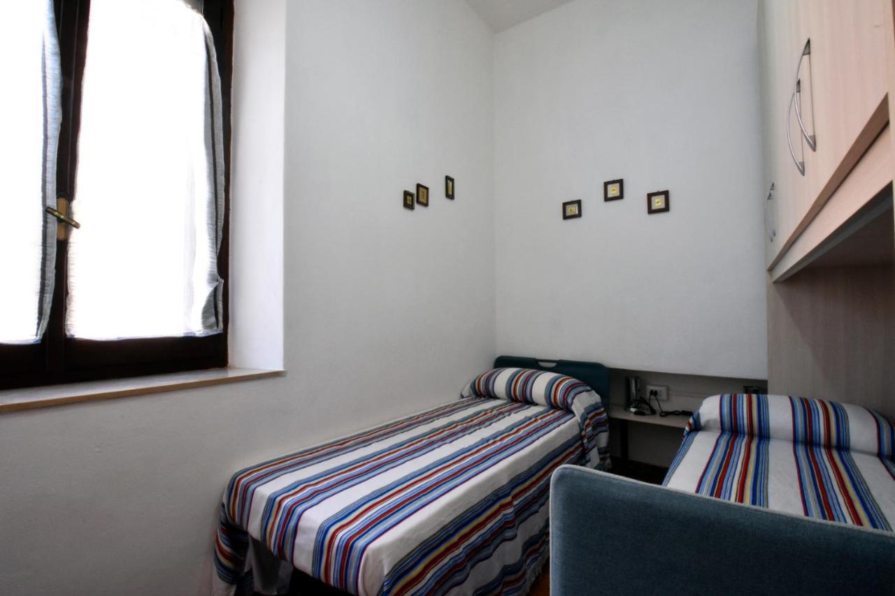 La Casa Di Nonno Apartman Iglesias Kültér fotó